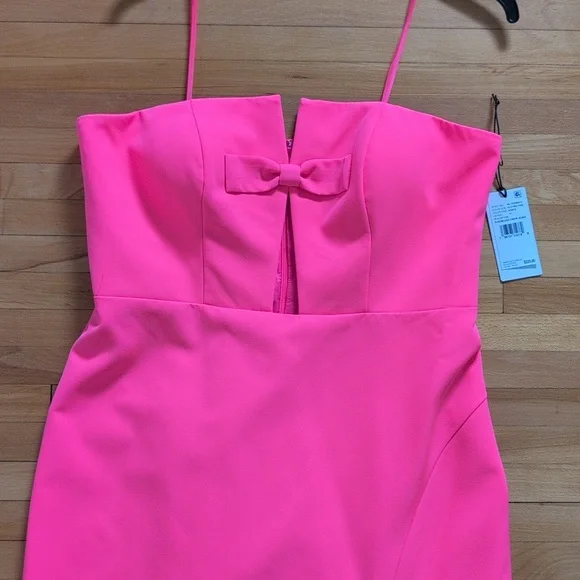 Liv Foster Sleeveless Crepe Gown - Picture 14 of 16